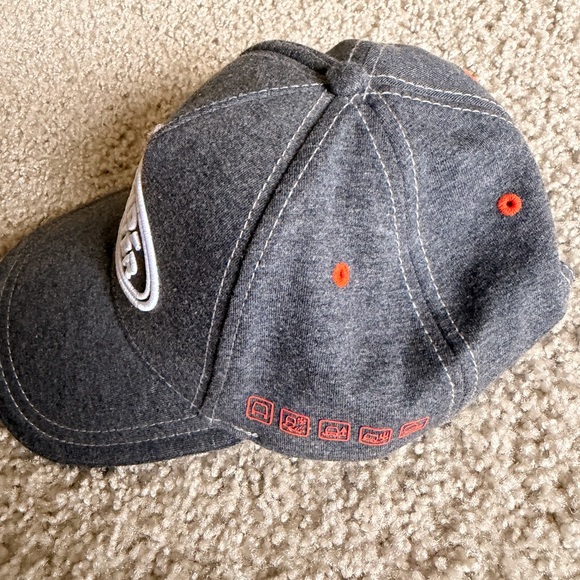 Gray Cap - Picture 3 of 7